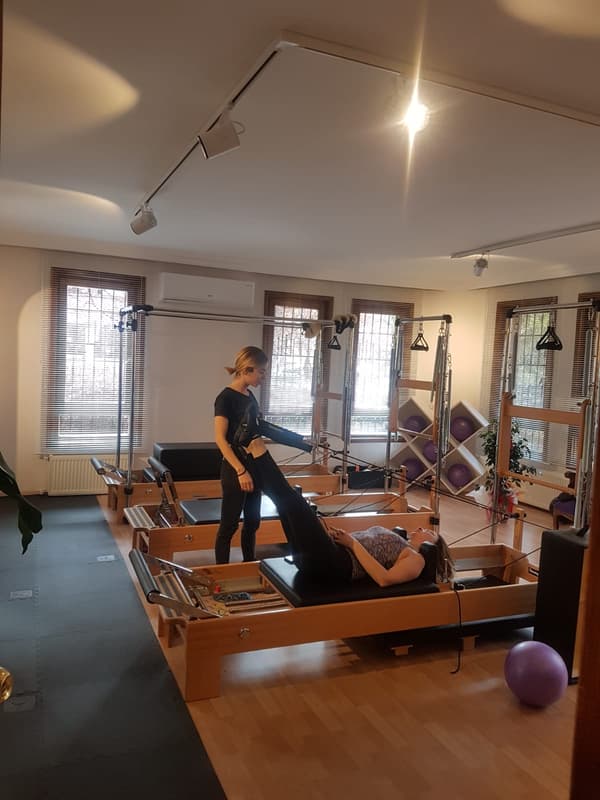 Bella Pilates Stüdyo - Personal Training - 1. Fotoğraf Bella Pilates Stüdyo - Personal Training - 1. Fotoğraf