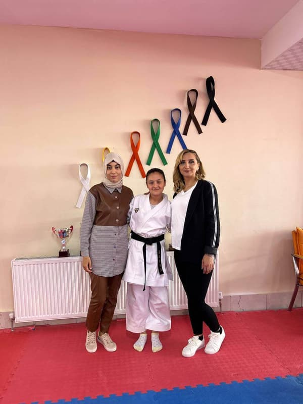 Güneş Karate Do Spor Kulübü - 23. Fotoğraf Güneş Karate Do Spor Kulübü - 23. Fotoğraf