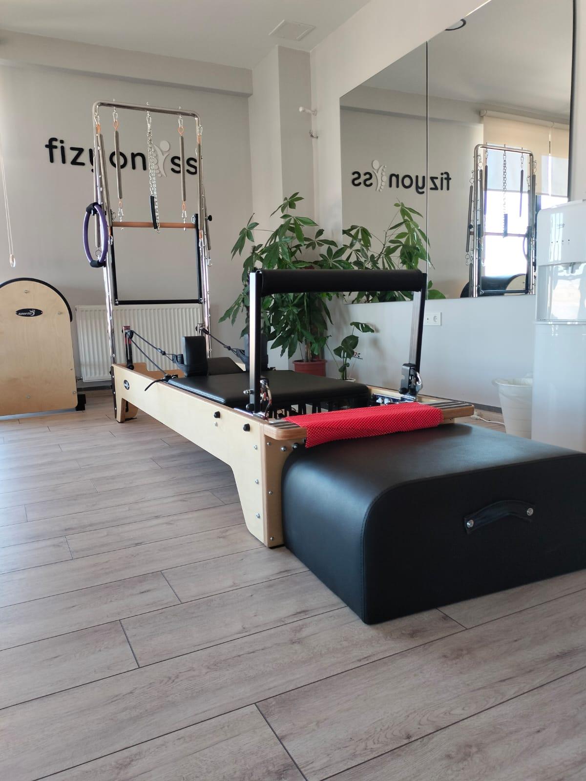 Fizyoniss Sağlıklı Yaşam - Bağlıca Aletli Pilates - 3. Fotoğraf