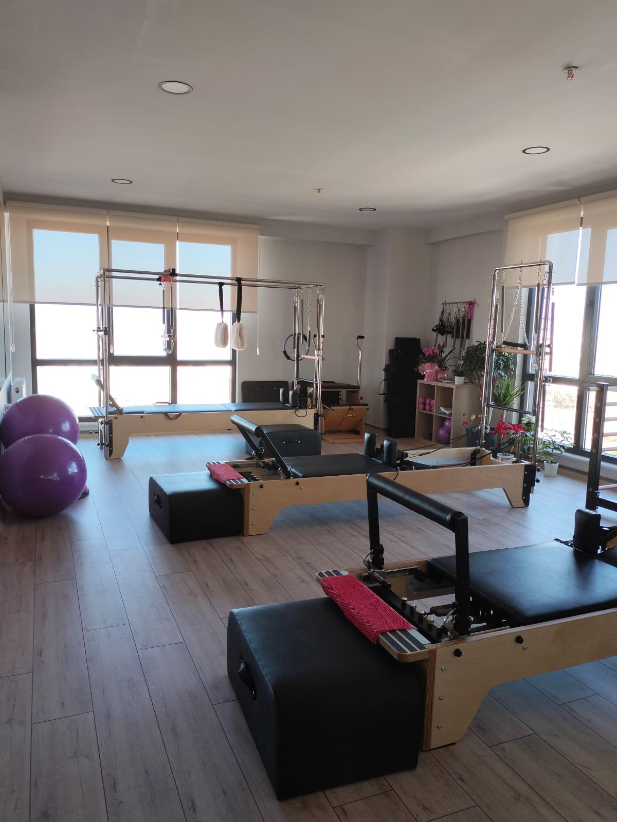 Fizyoniss Sağlıklı Yaşam - Bağlıca Aletli Pilates - 4. Fotoğraf